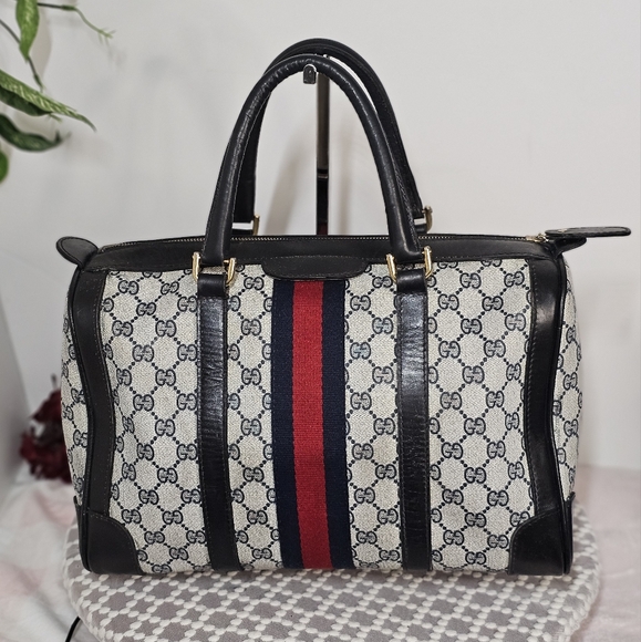 Gucci. Handbags - Authentic Gucci Supreme Sherry line Boston bag PVC Navy Red